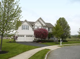 15 Arbor Ct, Clinton, NJ 08809