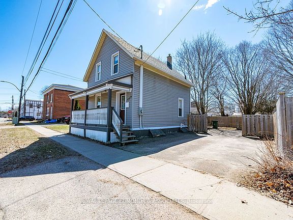 2nd image of 430 Mary St