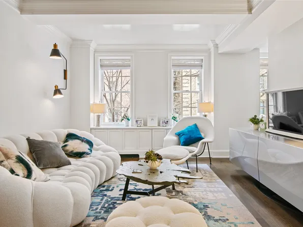 28 East 10th Street image 1 of 13