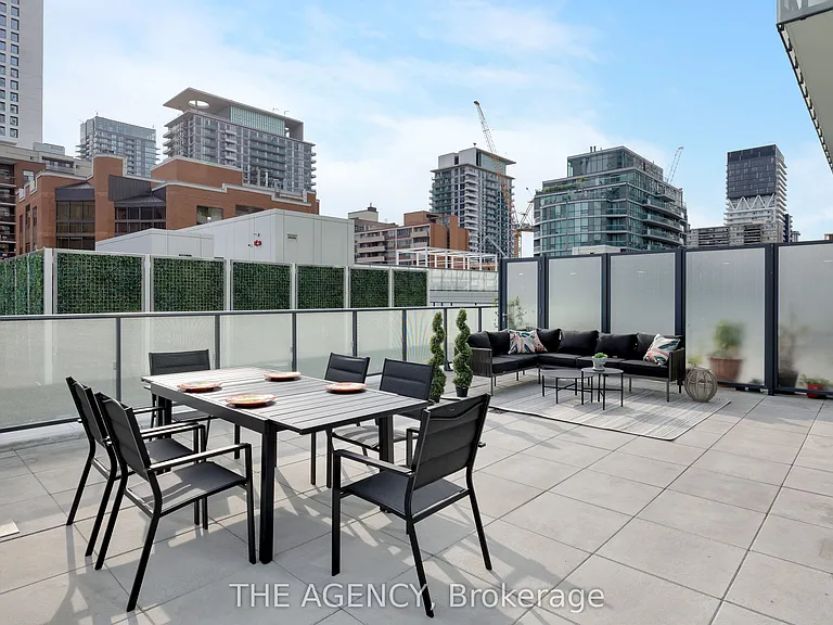 161 Roehampton Ave #804 — Photo 24