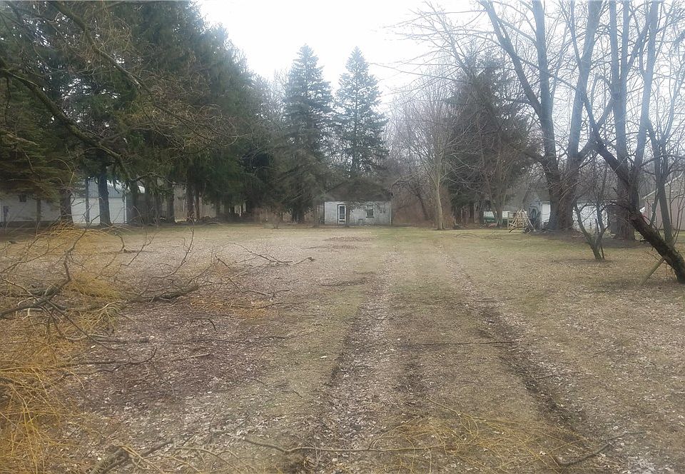 2nd image of 8617 E Lake Rd