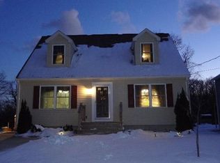 261 Lynwood St, Fall River, MA 02721