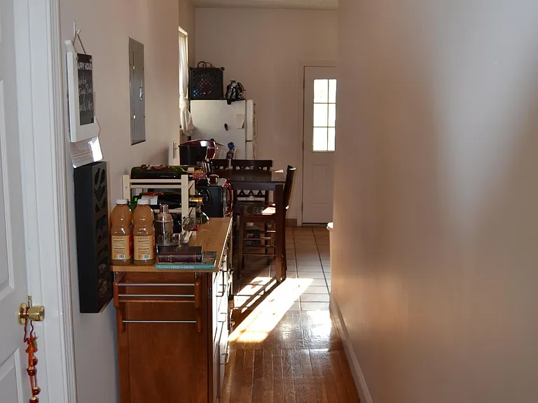 33 Egremont Rd #1 — Photo 2