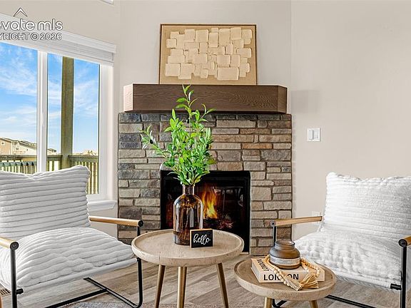 3rd image of 9813 Fairway Glen Dr