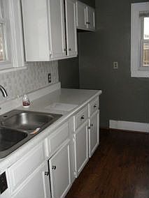 5th image of 409 W Montgomery St