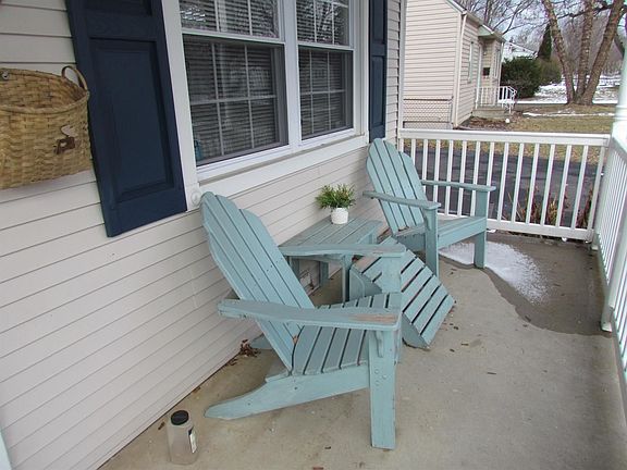 4th image of 517 Hollis Ave