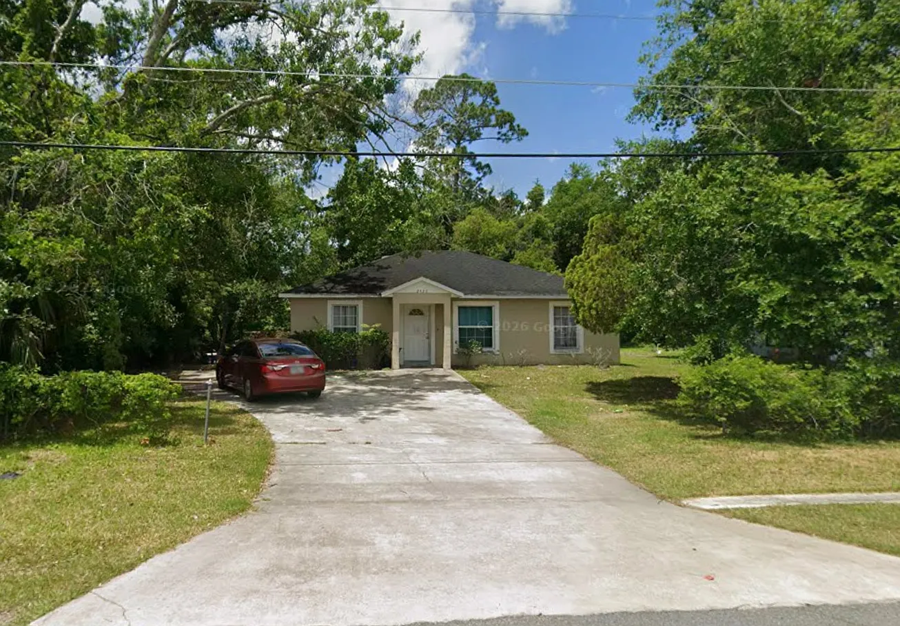 3 bed, 1209 sqft, $2,100 — Photo 1