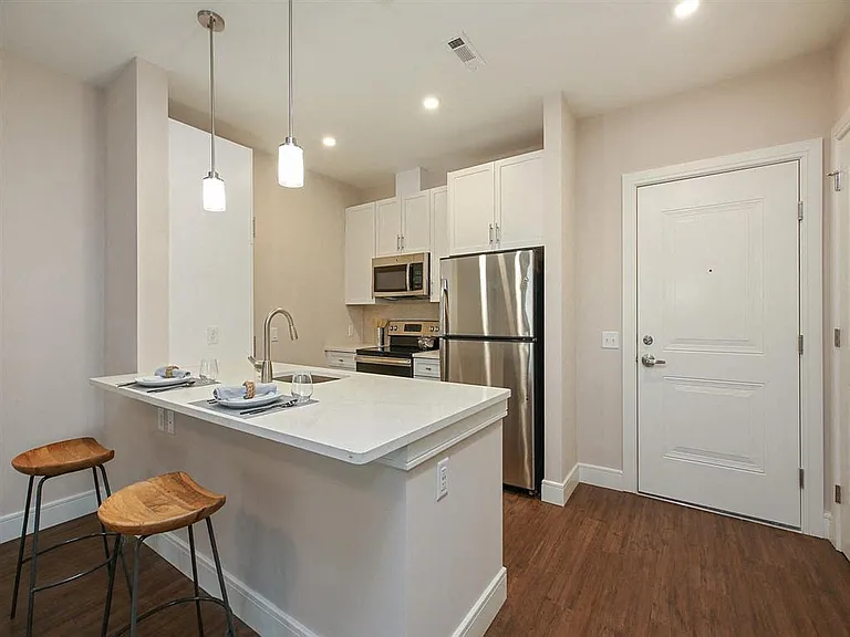 1 Bedroom Kitchen Area