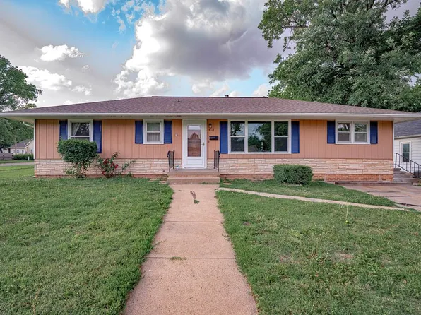 403 E 2nd St, Minneapolis, KS 67467