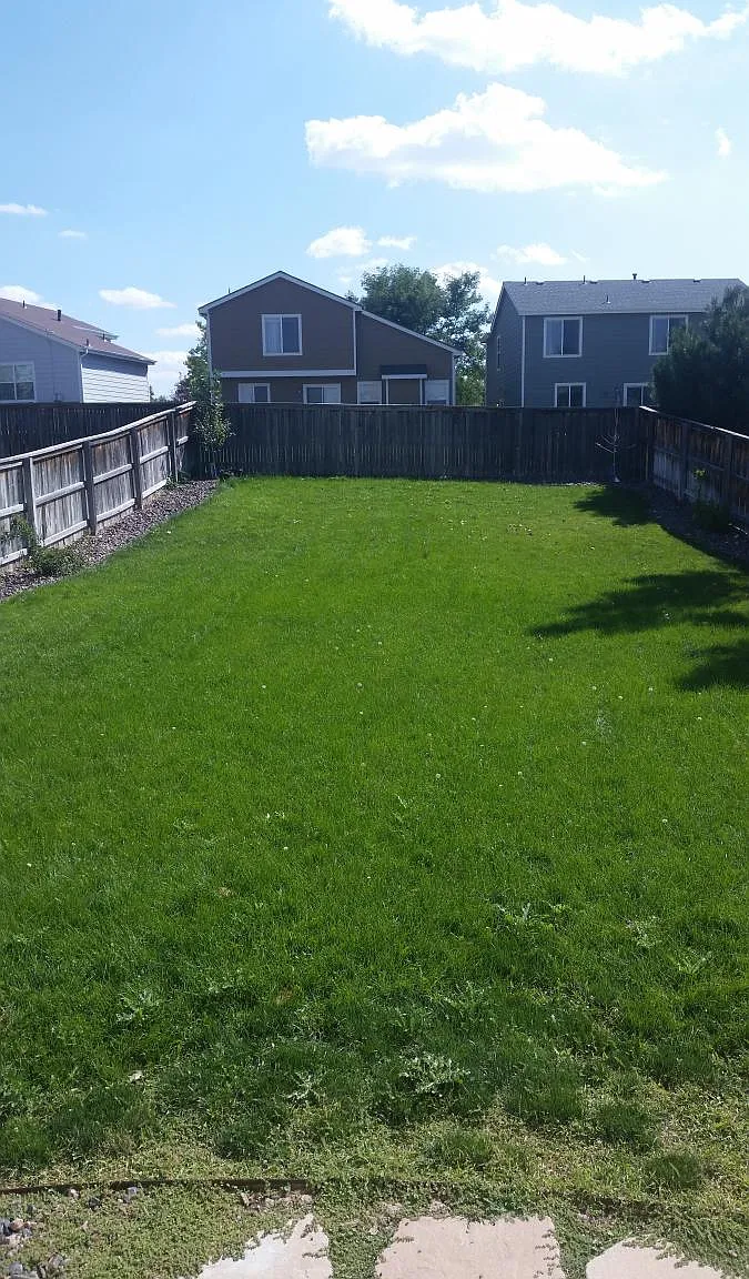 4 bed, 2421 sqft, $3,098 — Photo 2