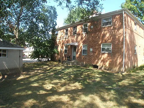 93 Village Dr #D Photo 1
