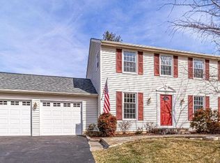 10210 Steamboat Landing Ln, Burke, VA 22015