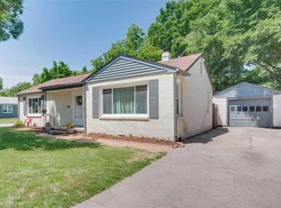 657 S Crestway Ave, Wichita, KS 67218