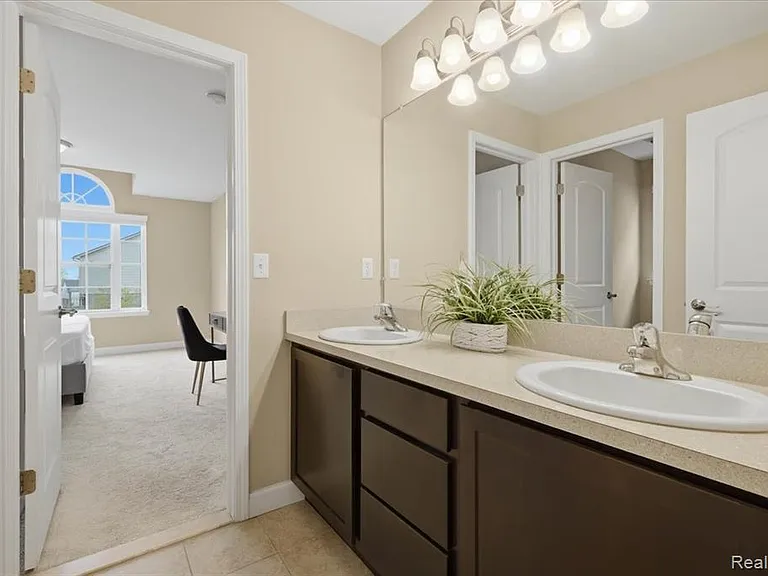 1114 Wales Dr — Photo 26