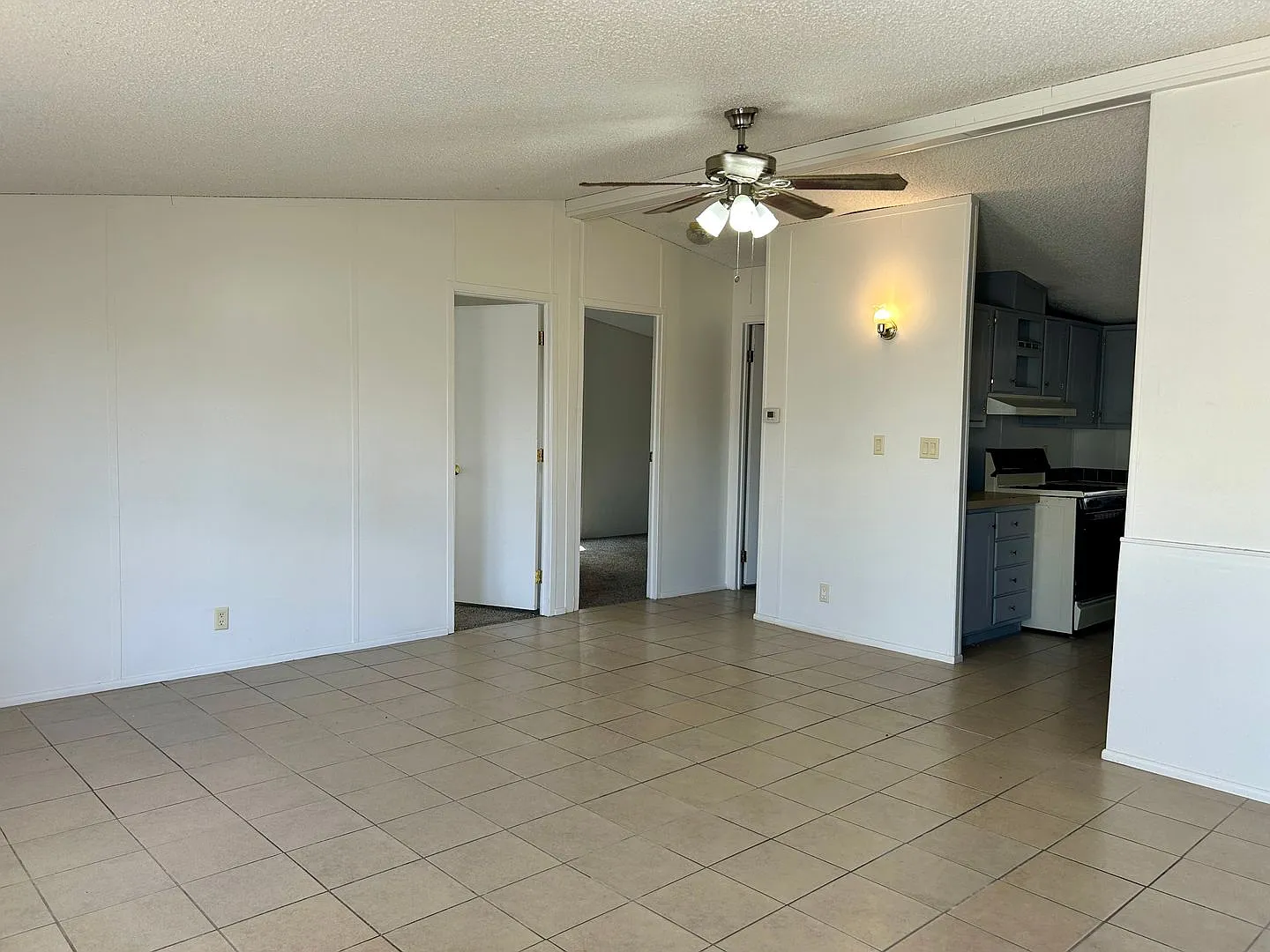 3-bed, 2-bath home in Tucson's Desert Vista Estates — Photo 2