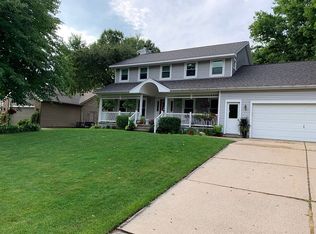 1739 Glenvale Ct SW, Wyoming, MI 49519