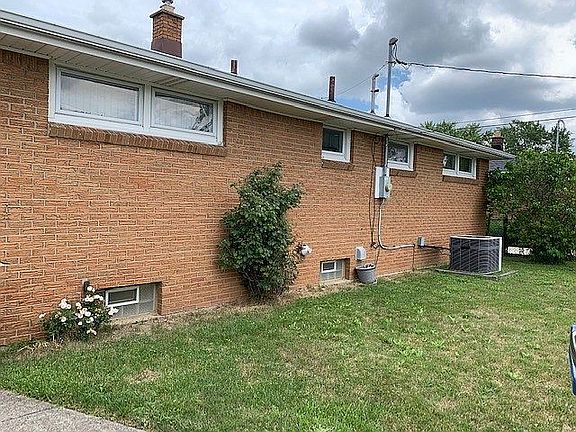 2nd image of 165 Forest Hill Dr
