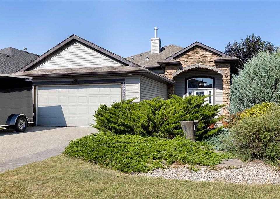 1st image of 1207 E Westmount Dr