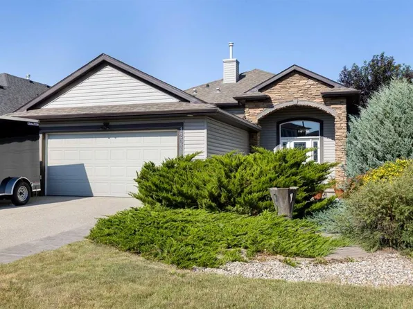 1207 E Westmount Dr, Strathmore, AB T1P 1Y9