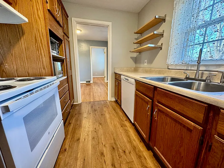 479 Stratford Dr — Photo 36
