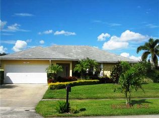 136 Bobwhite Rd, Royal Palm Beach, FL 33411