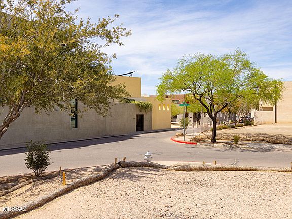 2nd image of 905 W Calle De Los Higos #78