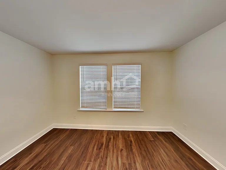 15712 Thomas Rd — Photo 29