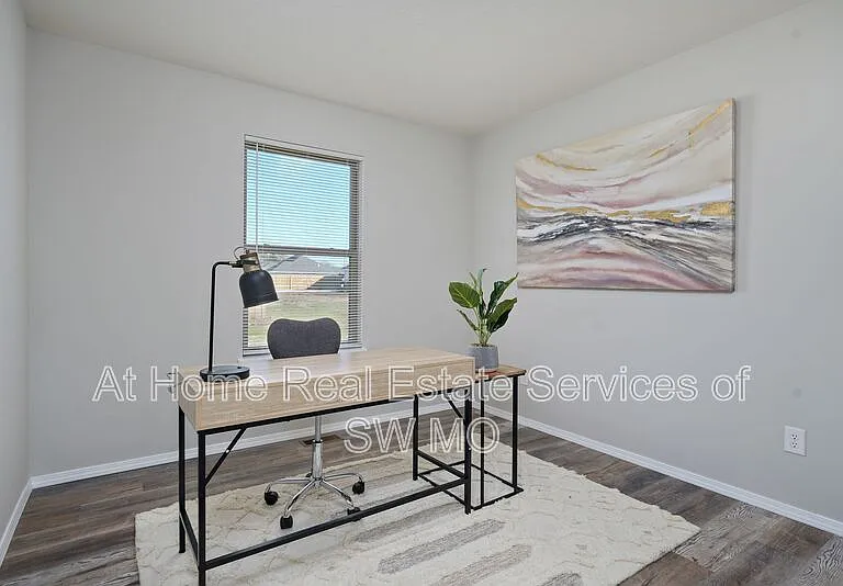 252 Rabbit Run St — Photo 2