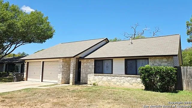 3 bed, 2.0 bath, 1108 sqft, $1,495 — Photo 3