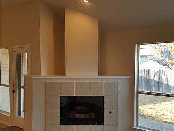 5th image of 5809 Vista Glen Ln