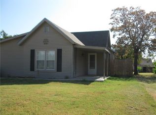 507 N 10th St, Thomas, OK 73669