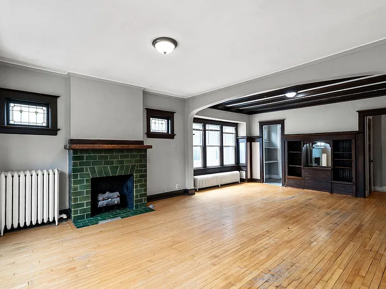 3009 N Maryland Ave — Photo 4