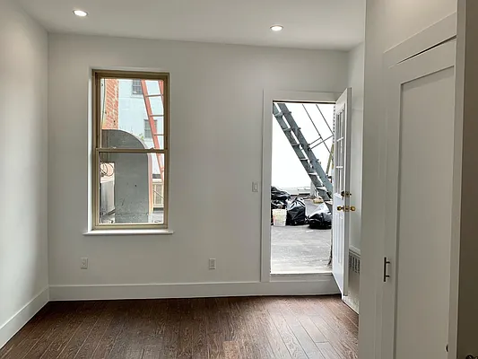 Rented by Compass | media 11