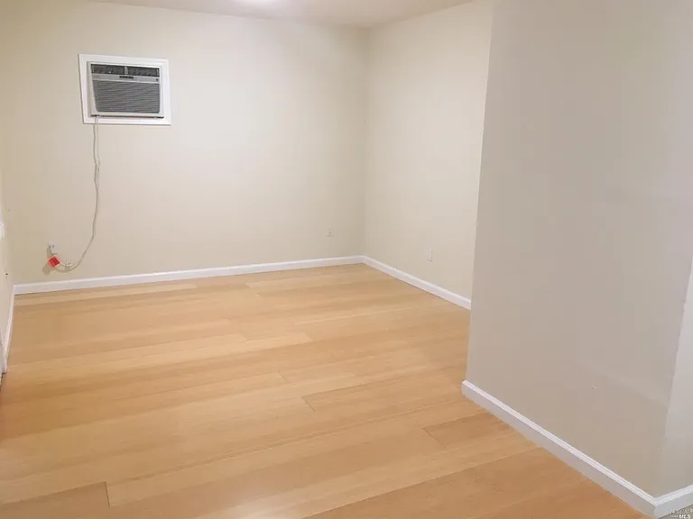 454 Carter St #A — Photo 5