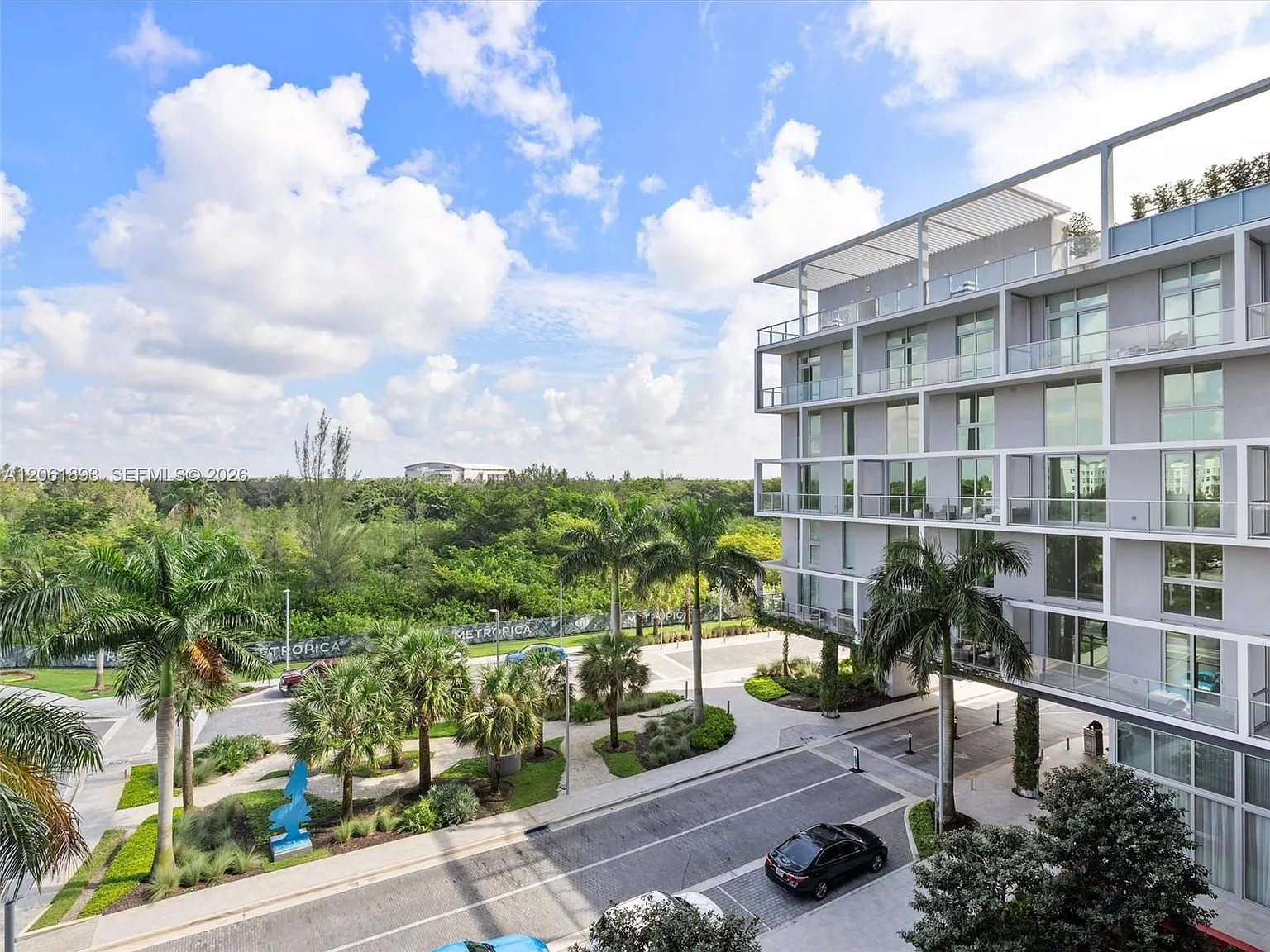Metropica North Tower One — Photo 1
