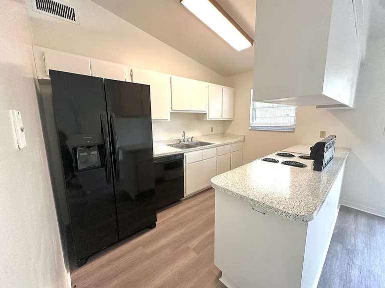 2921 NW 63rd Pl — Photo 7