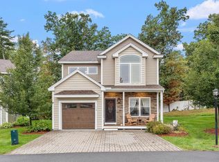 110 Tanager Cir, Pelham, NH 03076