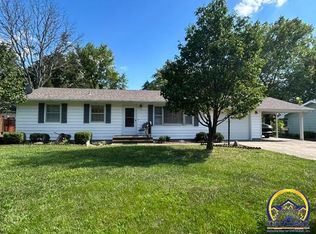 526 E 10th St, Lyndon, KS 66451
