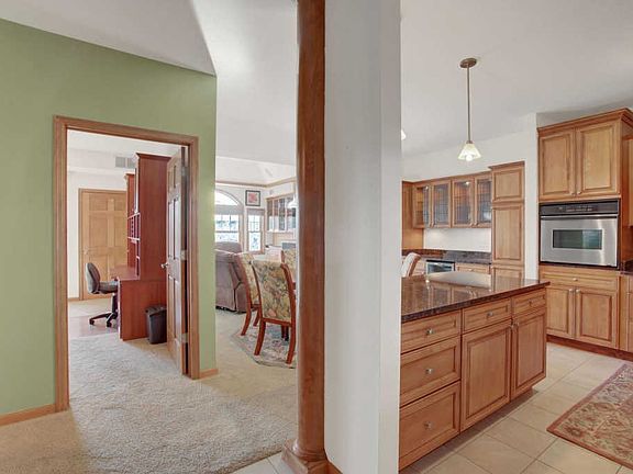2nd image of 500 Greenhaven Dr APT 304