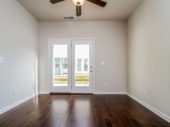 4th image of 408 Riverwood Ct