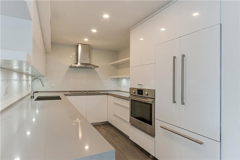 1st image of 11 Island Ave APT 908