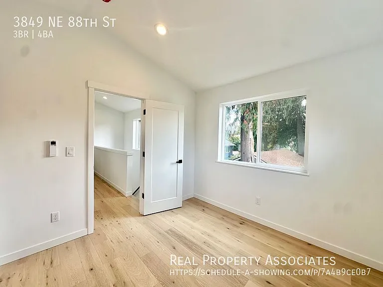 3849 NE 88th St — Photo 36