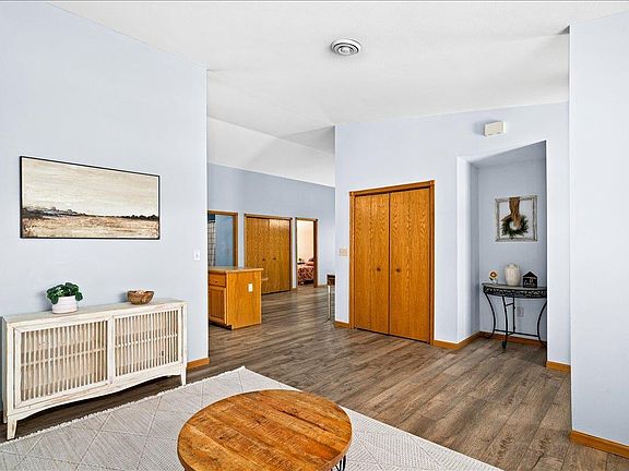 4th image of 14 Michele Ln #3