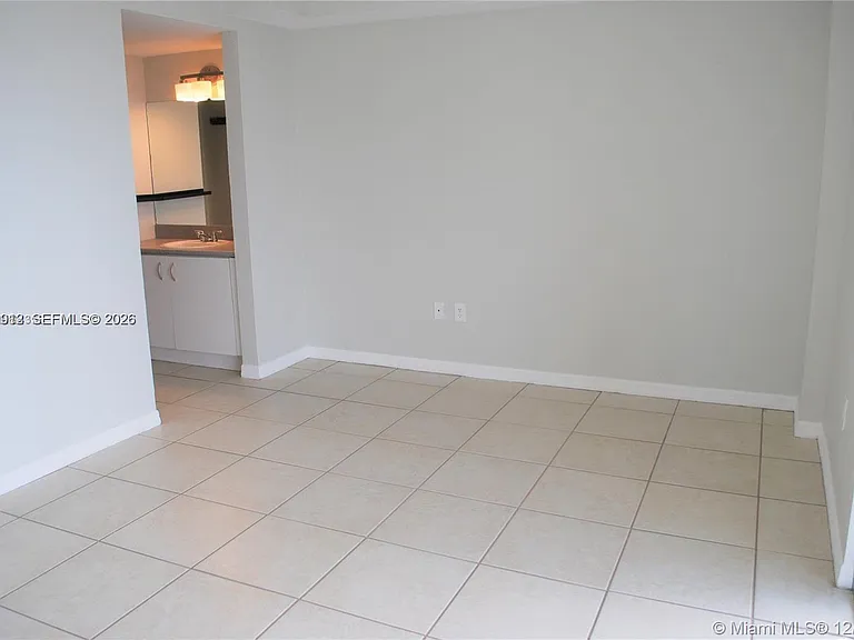 816 NW 11th St #801 — Photo 16