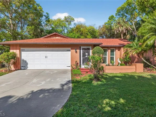 17411 Williamsburg Dr, North Fort Myers, FL 33917