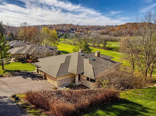 112 ASPEN GLEN Drive, Spring Green, WI 53588