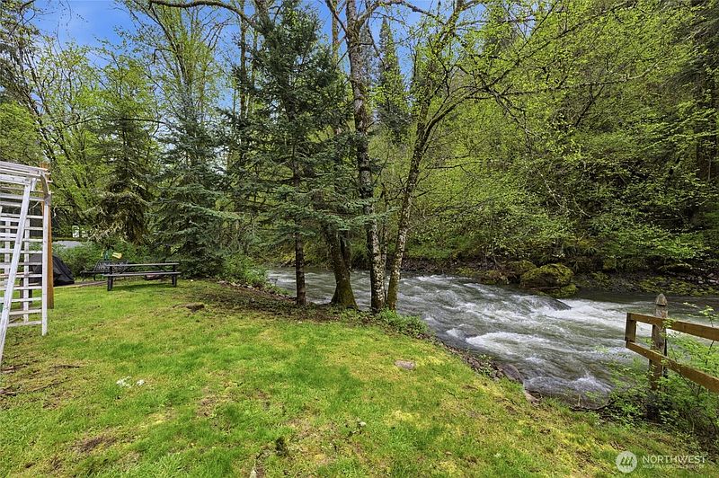 3rd image of 61370 Mill Creek Road