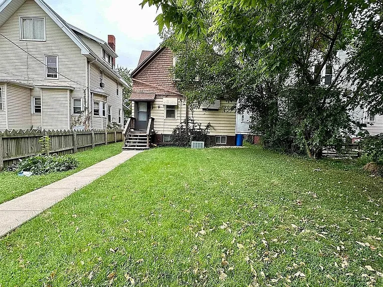 1816 W Bradley Ave — Photo 28