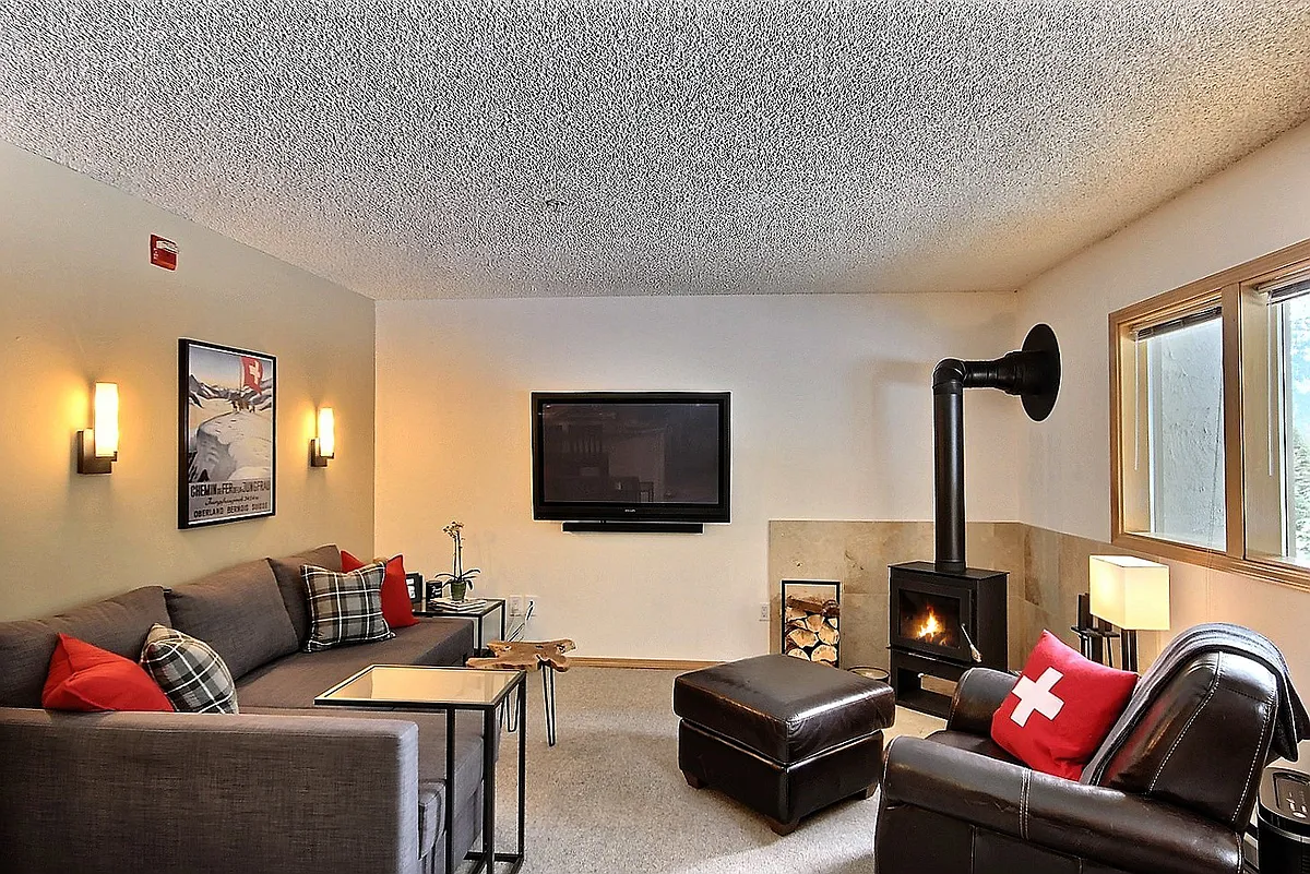Building Photo - 220 Tanner Way #C104