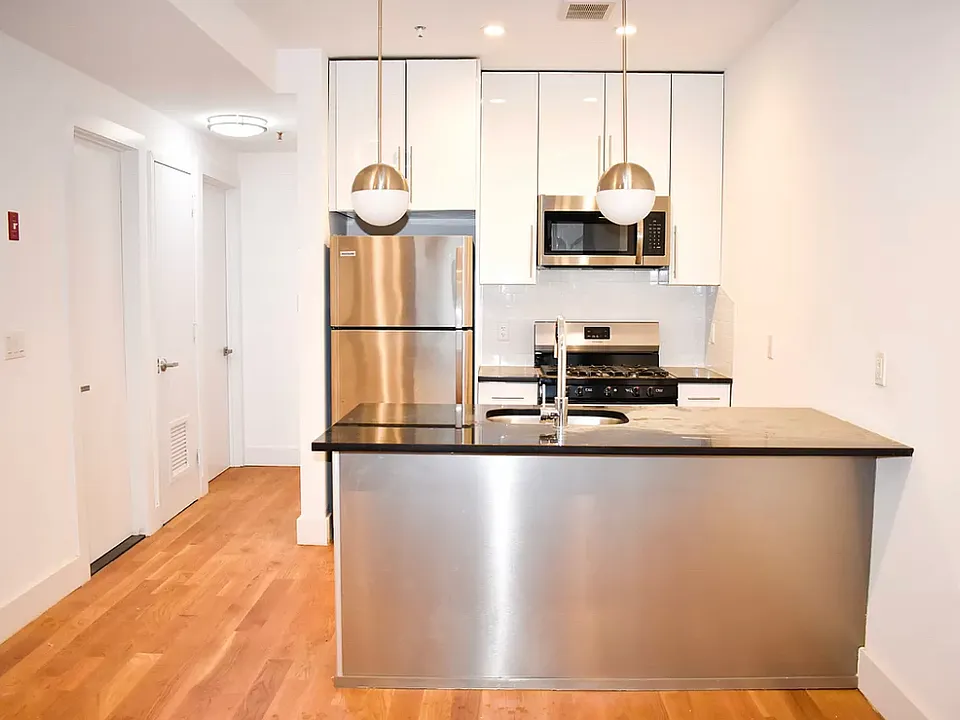 577 Lafayette Ave #2